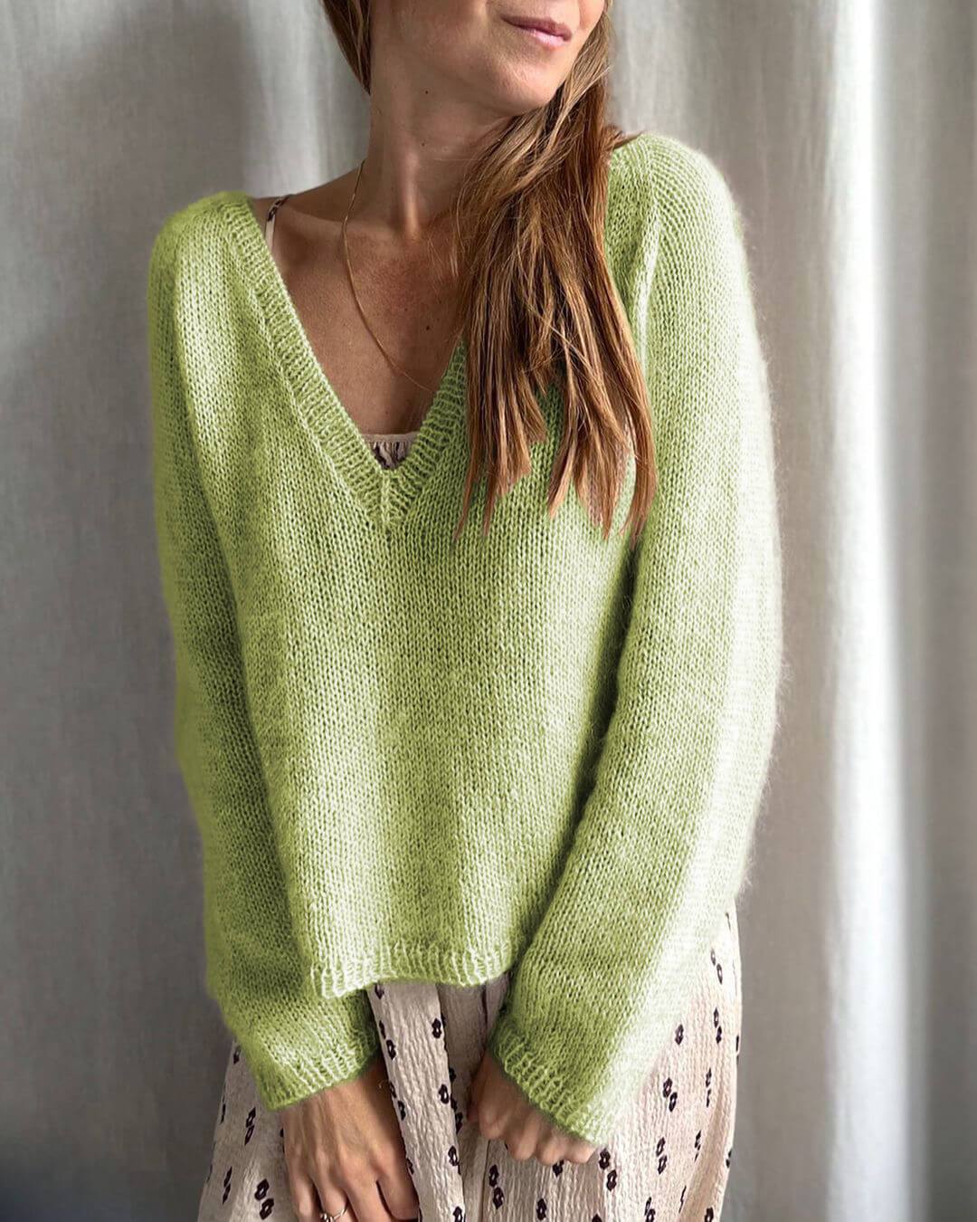 V-neck Capules Sweater