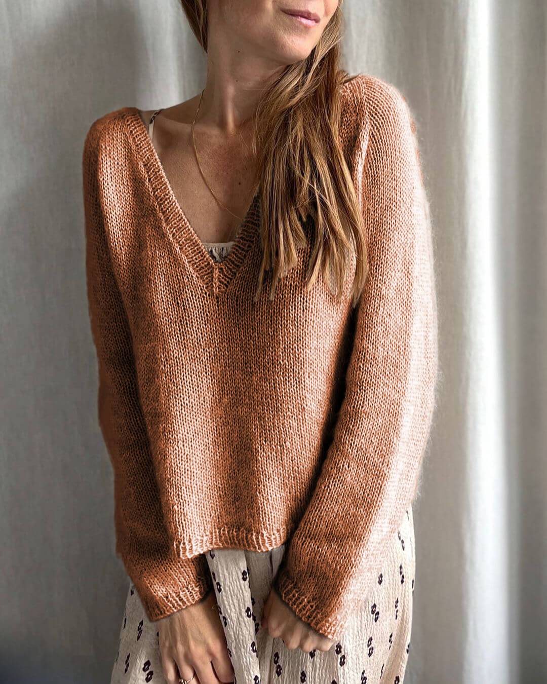 V-neck Capules Sweater