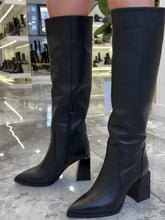 Fashionable and Versatile Cowhide Boots Thick Heel Leather Boots Side Zipper High Boots