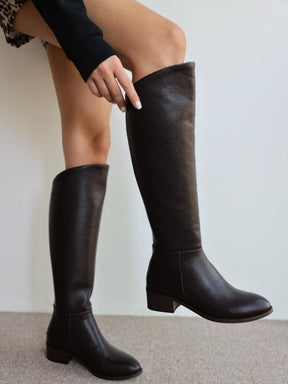 Simple and Versatile Slim Boots