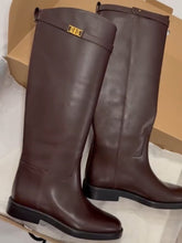 Round Toe Low Heel Boots
