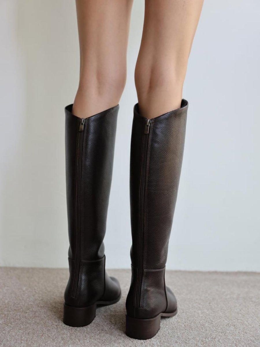 Simple and Versatile Slim Boots