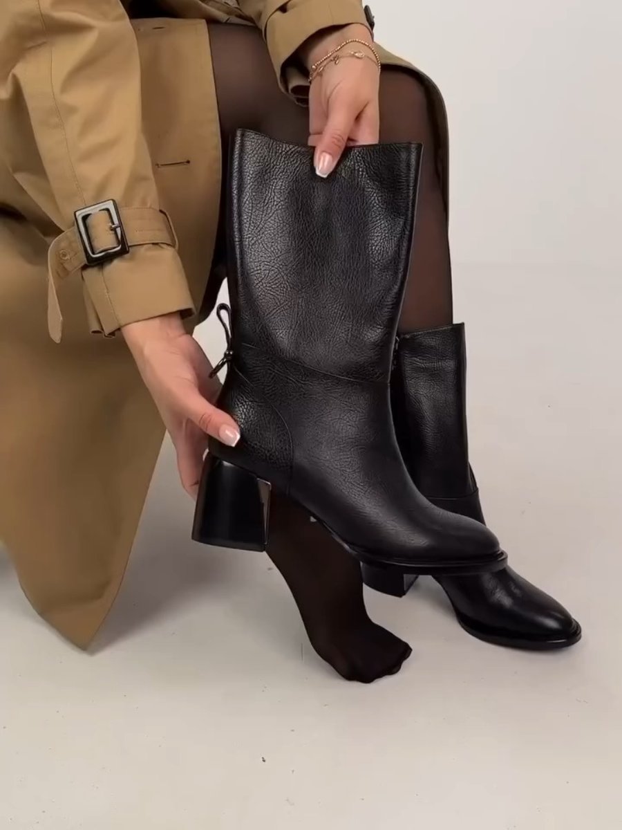 Versatile Pointed Chelsea Boots