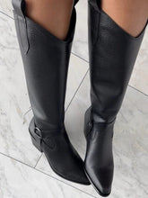 Black Pointed Toe Boots