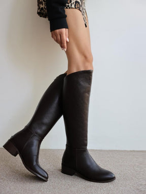 Simple and Versatile Slim Boots